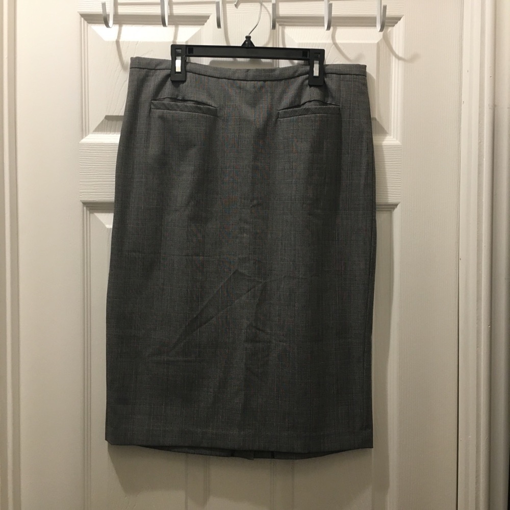 Grace Elements Skirt - Picture 2 of 7